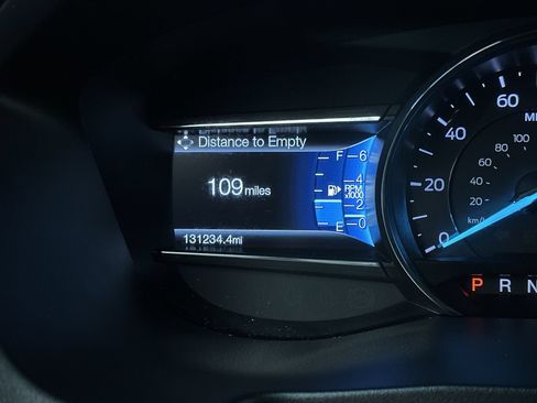 Used 2017 Ford Explorer XLT w/ Equipment Group 201A AWD/4WD image 17