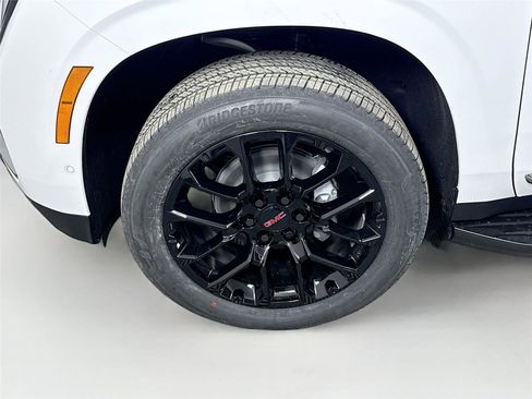 New 2026 GMC Yukon XL Elevation w/ LPO, Floor Liner Package image 27