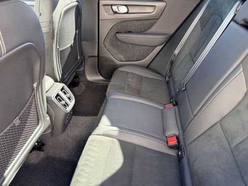 Certified 2023 Volvo XC40 Recharge Ultimate image 22