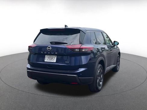 Used 2025 Nissan Rogue SV AWD/4WD image 14