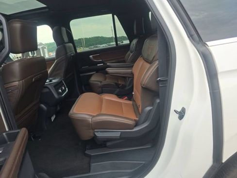 Used 2025 Ford Expedition Max King Ranch AWD/4WD image 17