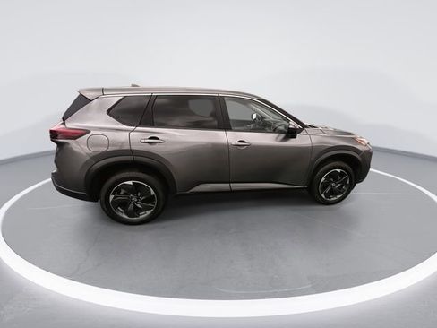 Certified 2024 Nissan Rogue SV FWD image 9