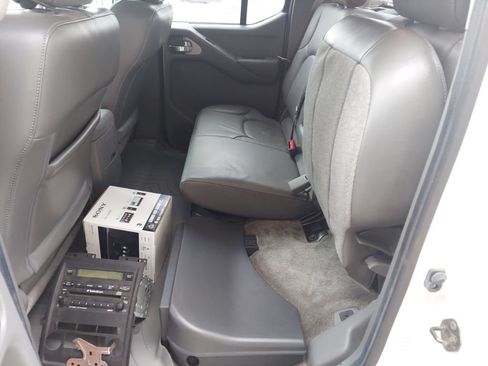 Used 2011 Nissan Frontier SL AWD/4WD image 37