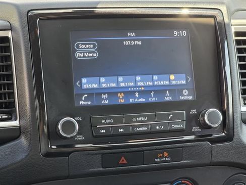 Used 2023 Nissan Frontier SV w/ Technology Package RWD image 9