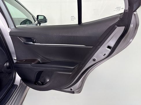 Used 2022 Toyota Camry XSE FWD image 27