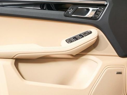 New 2026 Porsche Macan AWD/4WD image 6
