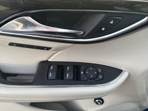 Used 2022 Buick Envision Essence w/ Safety Package image 12