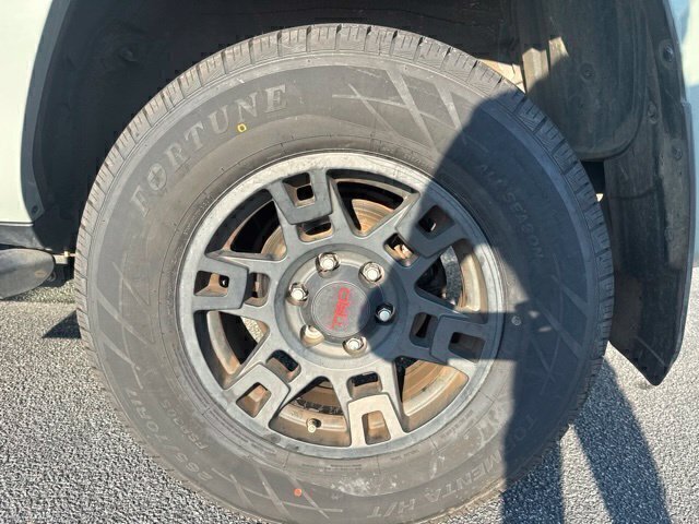 Used 2023 Toyota 4Runner TRD Off-Road Premium w/ Moonroof Package AWD/4WD image 10