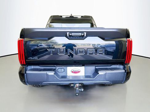 Used 2022 Toyota Tundra SR5 w/ SR5 Convenience Package image 6