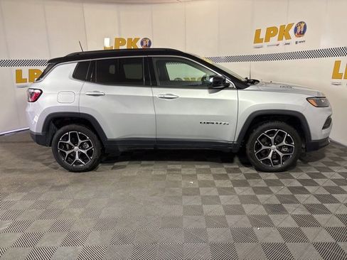 Certified 2024 Jeep Compass Limited image 40