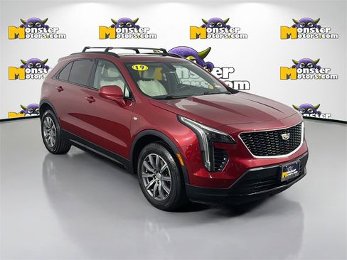 Used 2019 Cadillac XT4 Sport image 3
