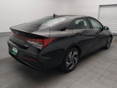Used 2024 Hyundai Elantra Limited FWD image 9