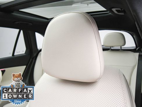 Used 2025 Mercedes-Benz GLC 300 4MATIC image 52