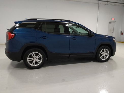 Used 2020 GMC Terrain SLE w/ Driver Convenience Package FWD image 10