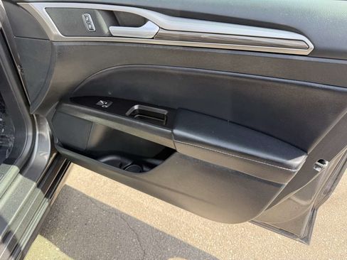 Used 2018 Ford Fusion Energi SE FWD image 15