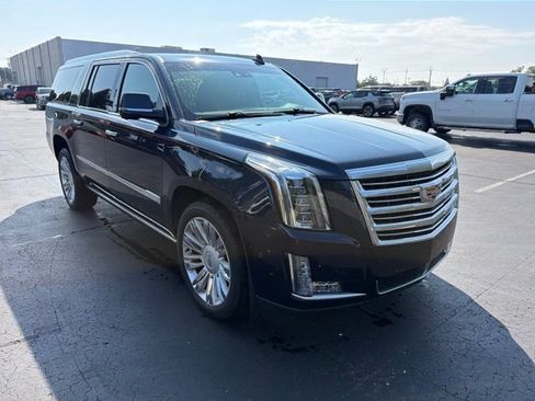 Used 2019 Cadillac Escalade ESV Platinum AWD/4WD image 4