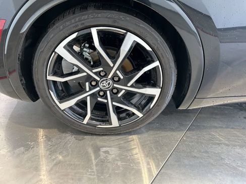 Used 2025 Toyota Prius Plug-In Hybrid w/ Limited Premium Package image 22