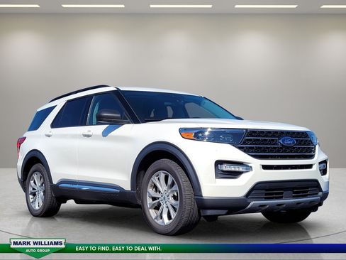 Used 2021 Ford Explorer XLT w/ Equipment Group 202A AWD/4WD image 1