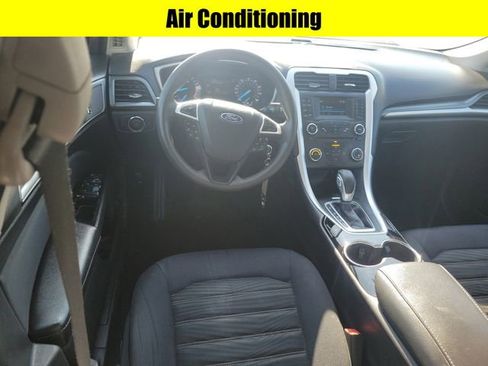 Used 2016 Ford Fusion SE image 8