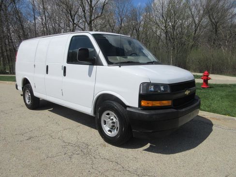 Used 2019 Chevrolet Express 2500 w/ Driver Convenience Package image 18