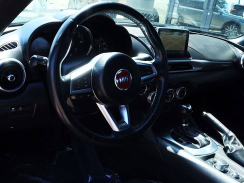 Used 2018 FIAT 124 Spider Classica w/ Technology Group image 34