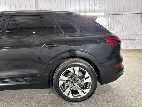 Used 2021 Audi e-tron Premium w/ Convenience Plus Package AWD/4WD image 14