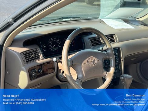 Used 2000 Toyota Camry XLE w/ Value Pkg 2 FWD image 9