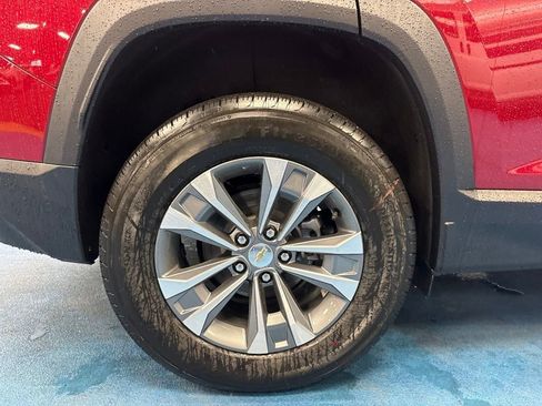 New 2026 Chevrolet Equinox LT w/ Convenience Package II FWD image 5
