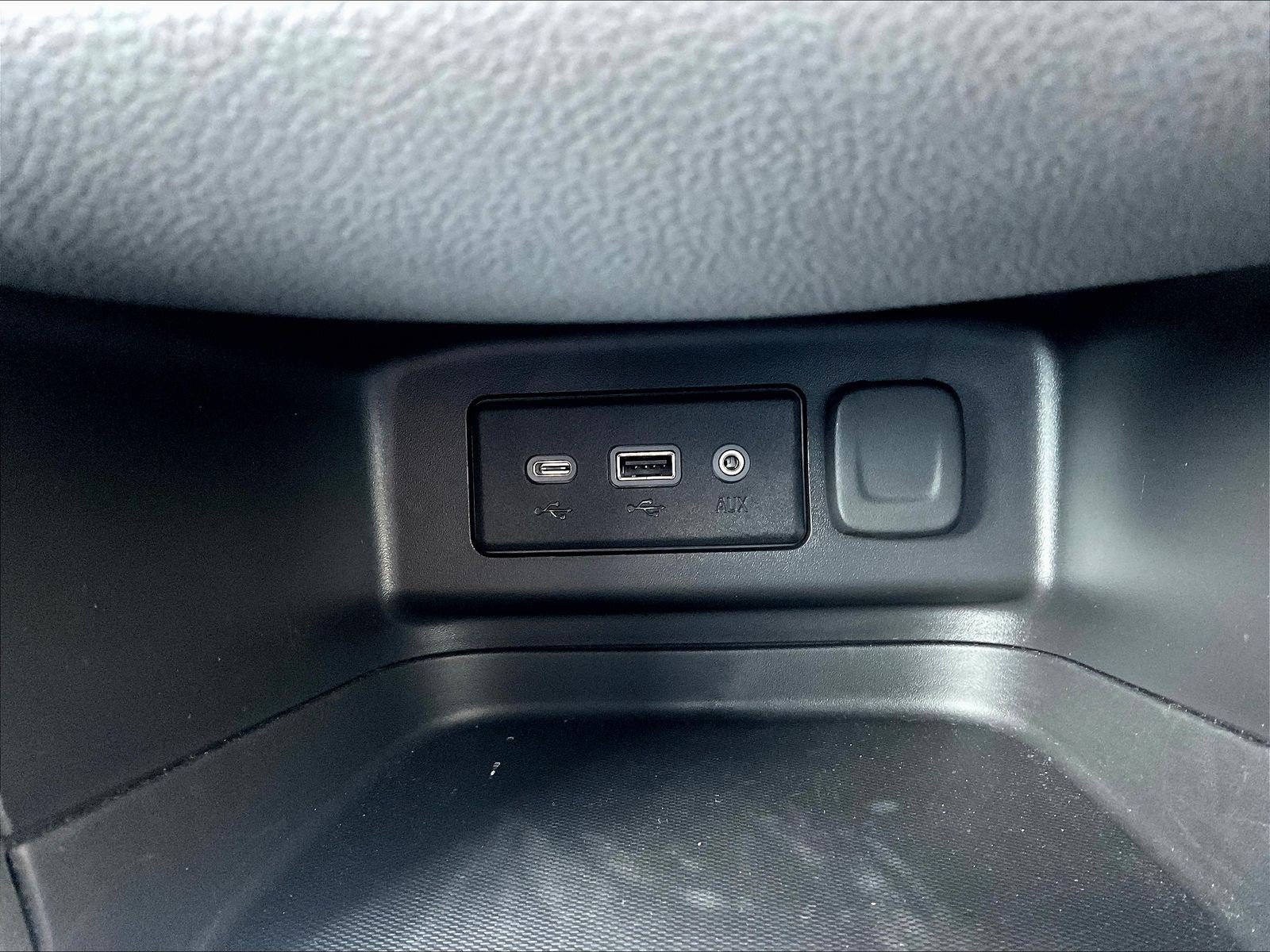 Used 2024 Chevrolet Equinox LT FWD image 16