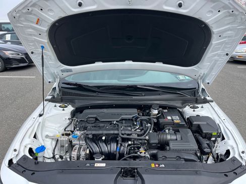 Used 2025 Hyundai Elantra SEL FWD image 33