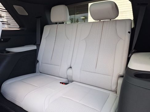 New 2026 Cadillac Vistiq Sport w/ LPO, Floor Liner Package AWD/4WD image 12