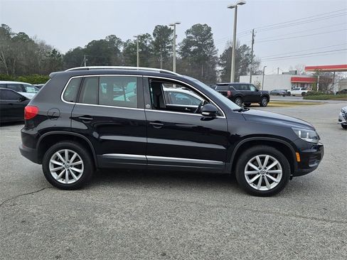 Used 2017 Volkswagen Tiguan Wolfsburg Edition image 12