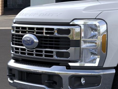 New 2026 Ford F250 XLT w/ FX4 Off-Road Package image 17