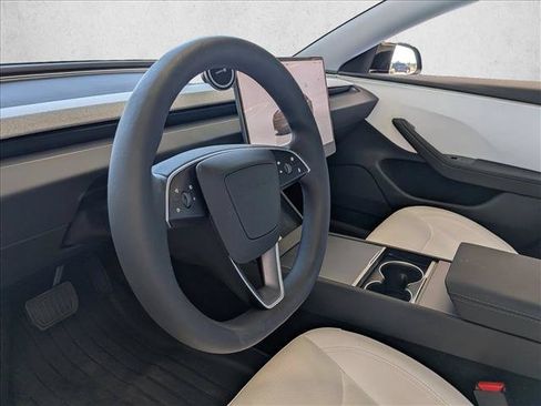 Used 2025 Tesla Model 3 Long Range RWD image 9