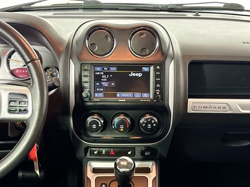 Used 2016 Jeep Compass High Altitude AWD/4WD image 23
