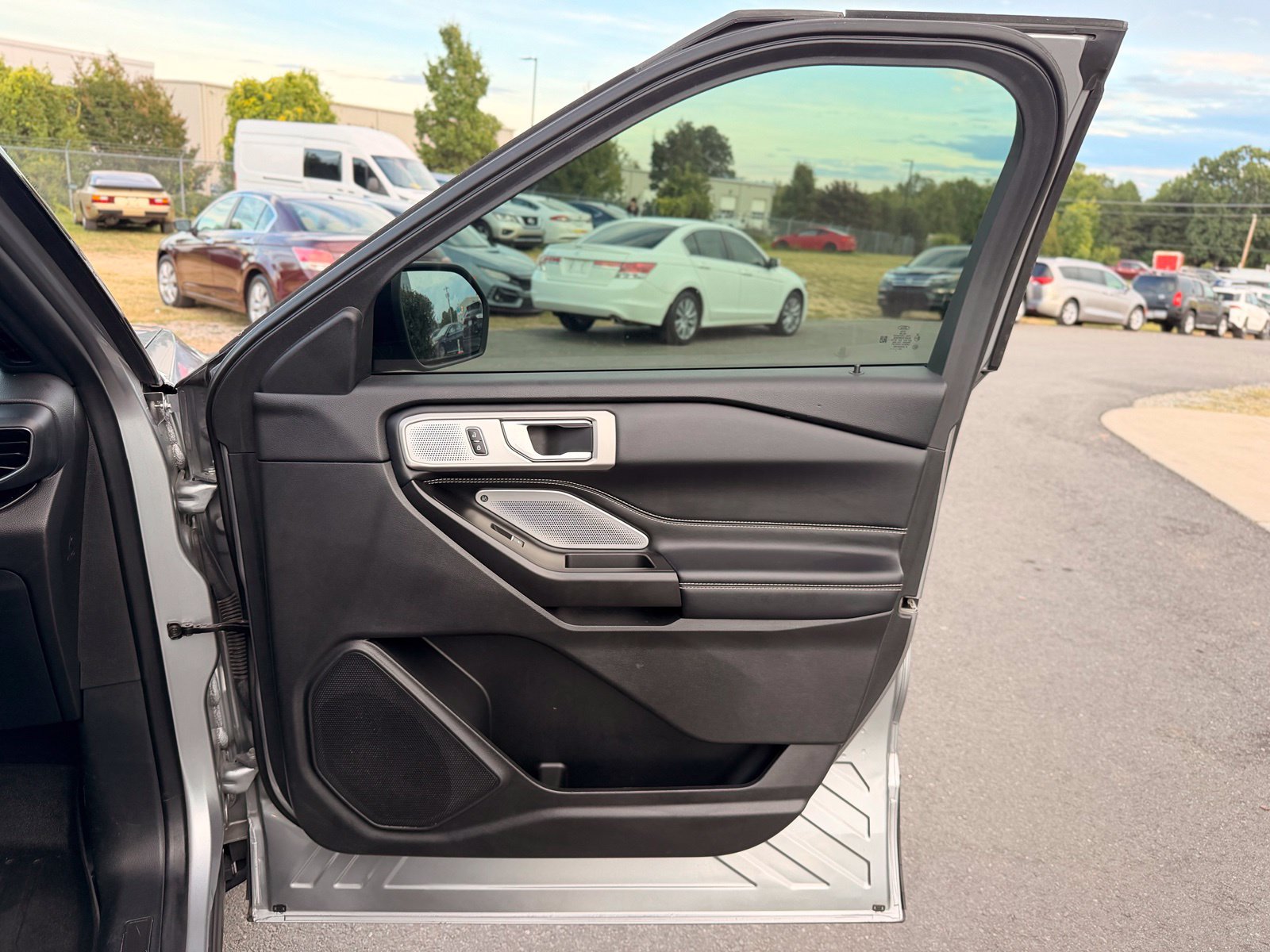 Used 2020 Ford Explorer ST w/ ST Street Pack AWD/4WD image 35