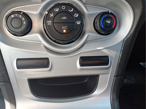 Used 2019 Ford Fiesta SE image 24