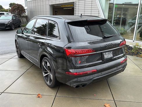 Used 2023 Audi SQ7 Premium Plus w/ Executive Package image 8