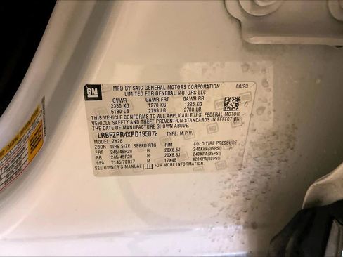 Used 2023 Buick Envision Essence w/ Sport Touring Package AWD/4WD image 32