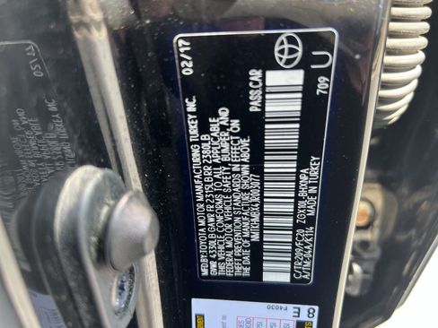 Used 2018 Toyota C-HR XLE FWD image 26