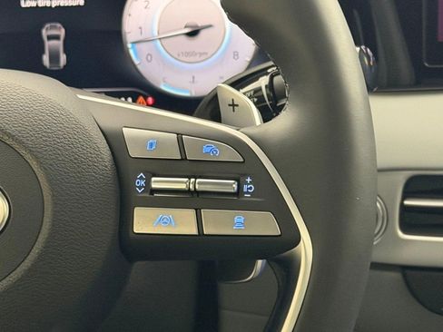 Used 2024 Hyundai Palisade SEL w/ Premium Package image 18