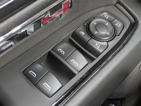 Used 2025 GMC Sierra 1500 AT4 w/ Technology Package AWD/4WD image 24