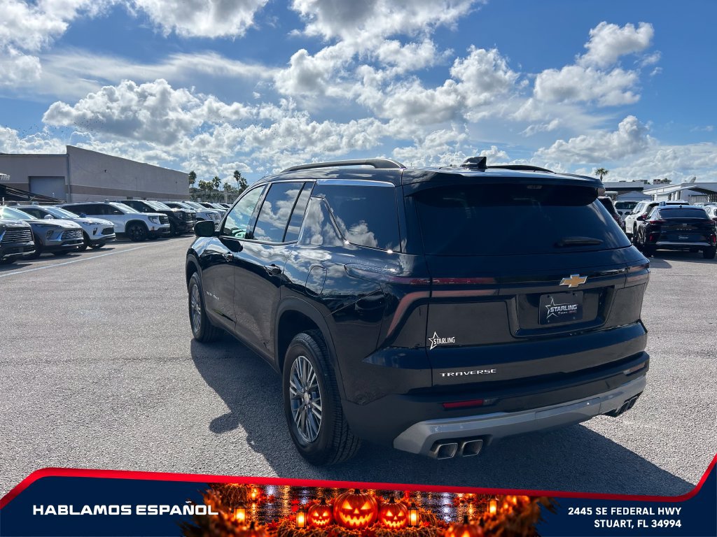 Used 2026 Chevrolet Traverse LT w/ Driver Confidence Package FWD image 7