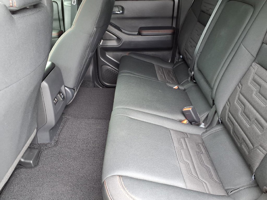 Used 2025 Nissan Frontier Pro-X w/ Pro Convenience Package RWD image 12