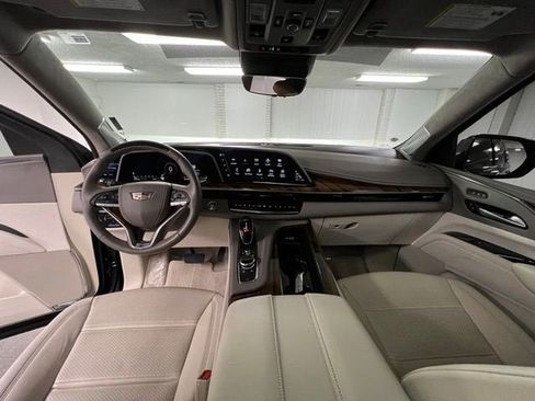 Certified 2024 Cadillac Escalade Sport Platinum w/ LPO, ONYX Package AWD/4WD image 16