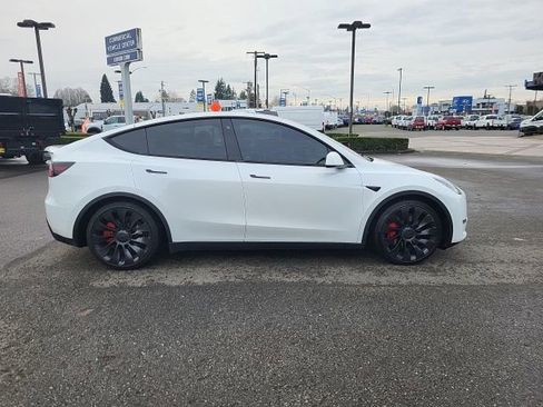 Used 2022 Tesla Model Y Performance image 6