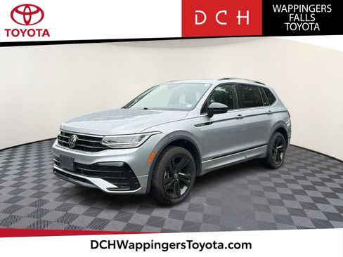 Used 2024 Volkswagen Tiguan SE R-Line AWD/4WD image 1