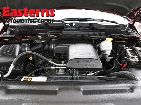 Used 2024 RAM 1500 Classic SLT AWD/4WD image 7