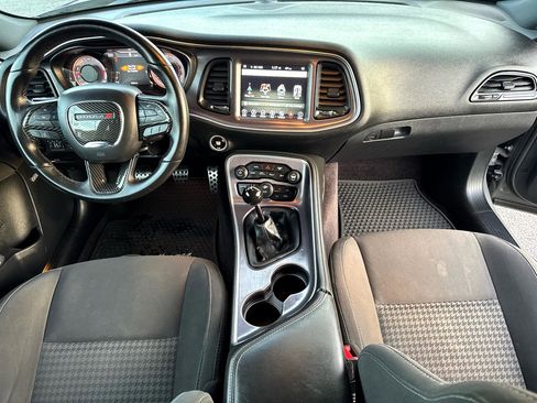 Used 2017 Dodge Challenger R/T w/ Quick Order Package 22P T/A image 9