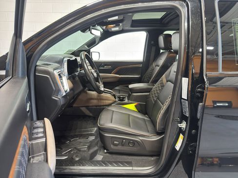 Used 2024 GMC Canyon Denali AWD/4WD image 14